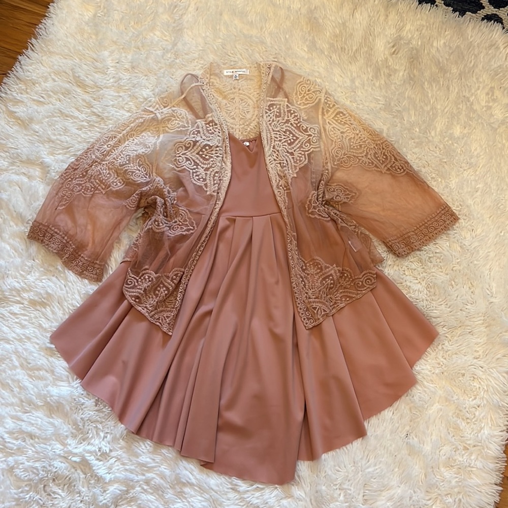 Pink boho boutique flowy dress with lace kimono